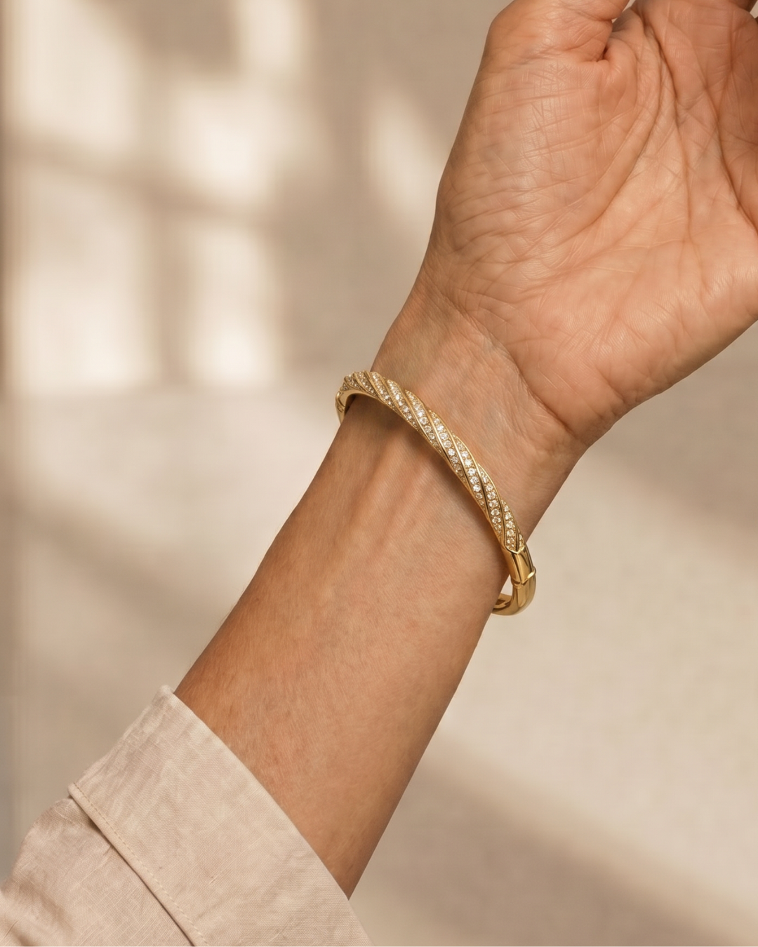 Topazia | Smukła bransoletka z kryształową wkładką Twisted Crystal